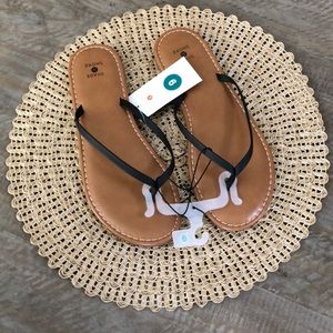 NWT Shade & Shore sandals!